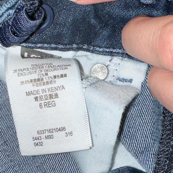 Girls Premium LEVIS Jeans - Picture 4 of 4